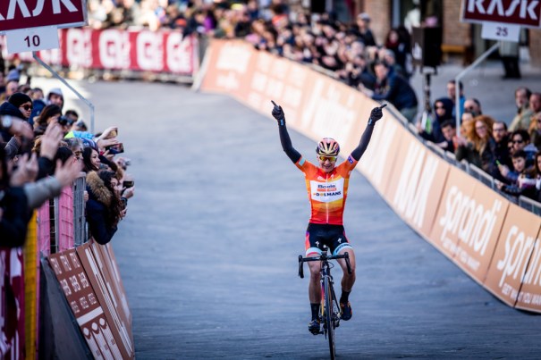 2015 Strade Bianche women: Guarnier wins